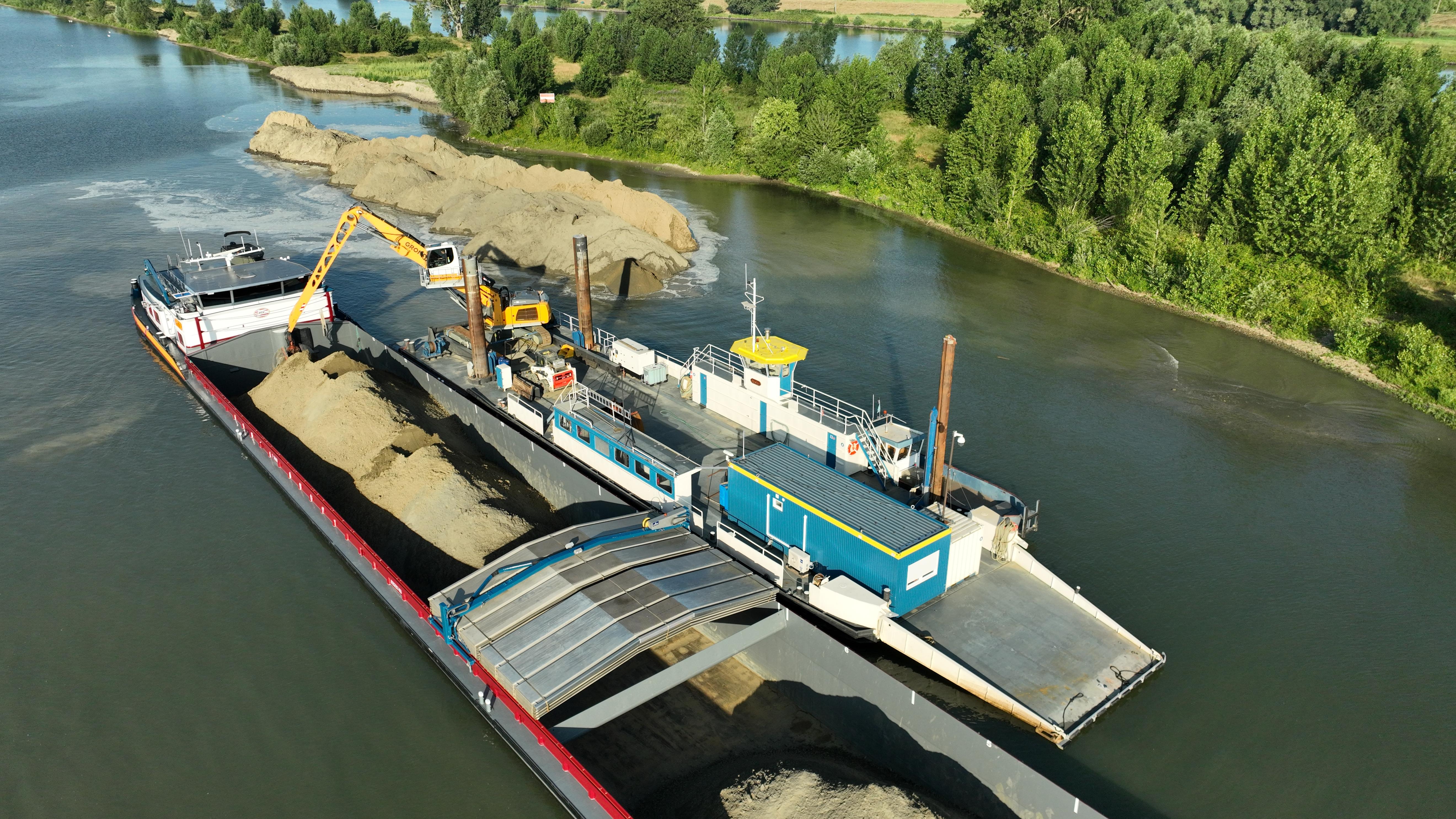 Ponton De Gier in Kesselse Waard